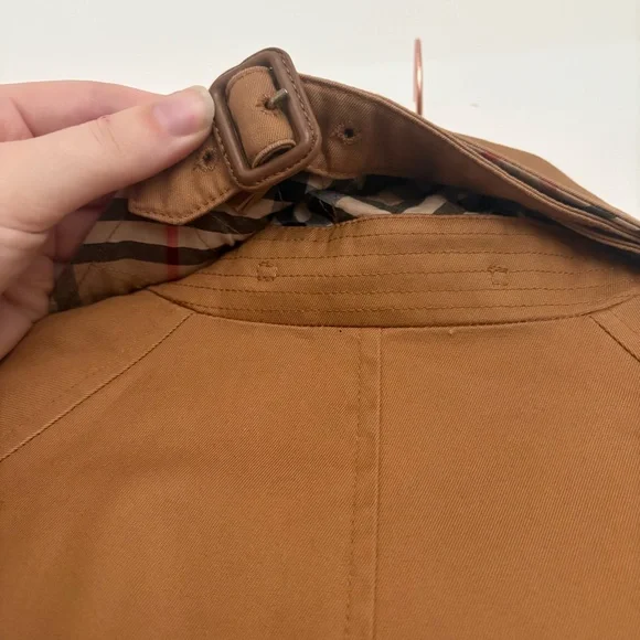 Burberry Sipson Gabardine Belted Trench - Picture 10 of 11